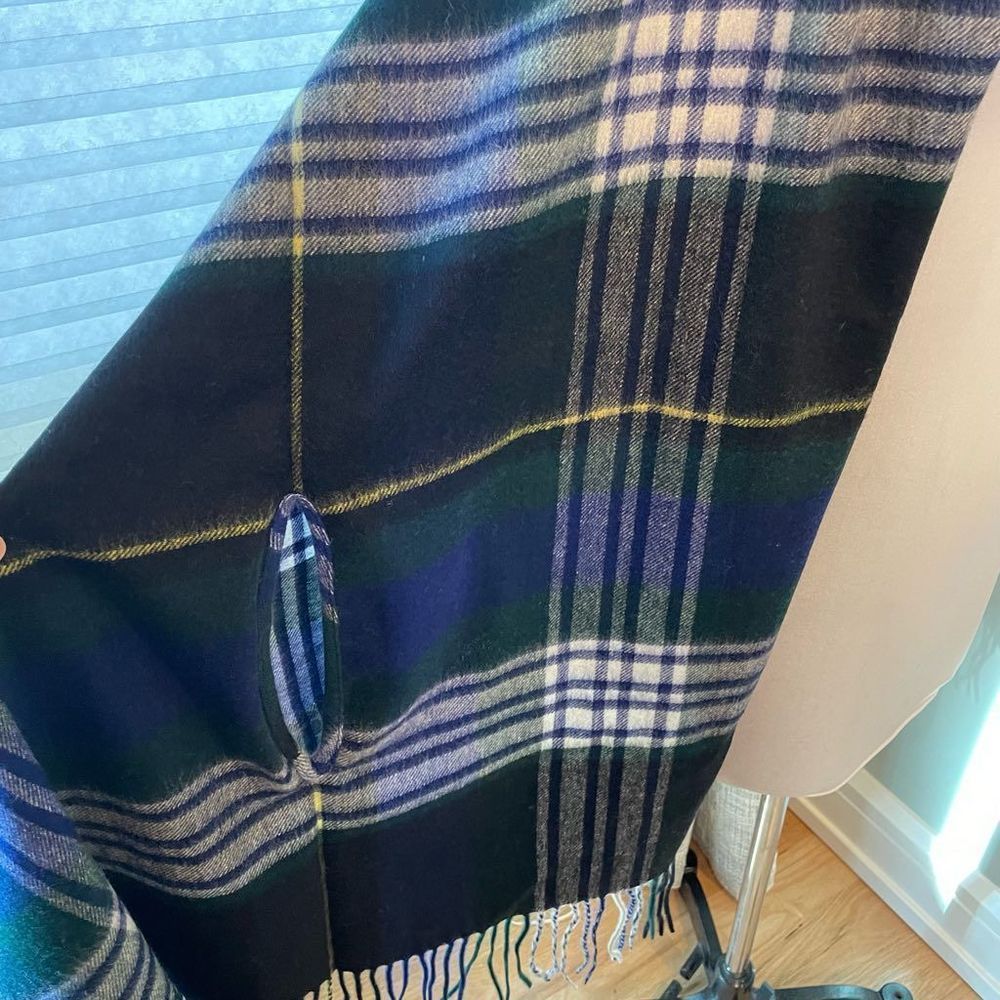 J. Crew Navy Forest Green Tartan Plaid Cape Scarf Retired Print Gift Holiday Chr - Picture 6 of 8
